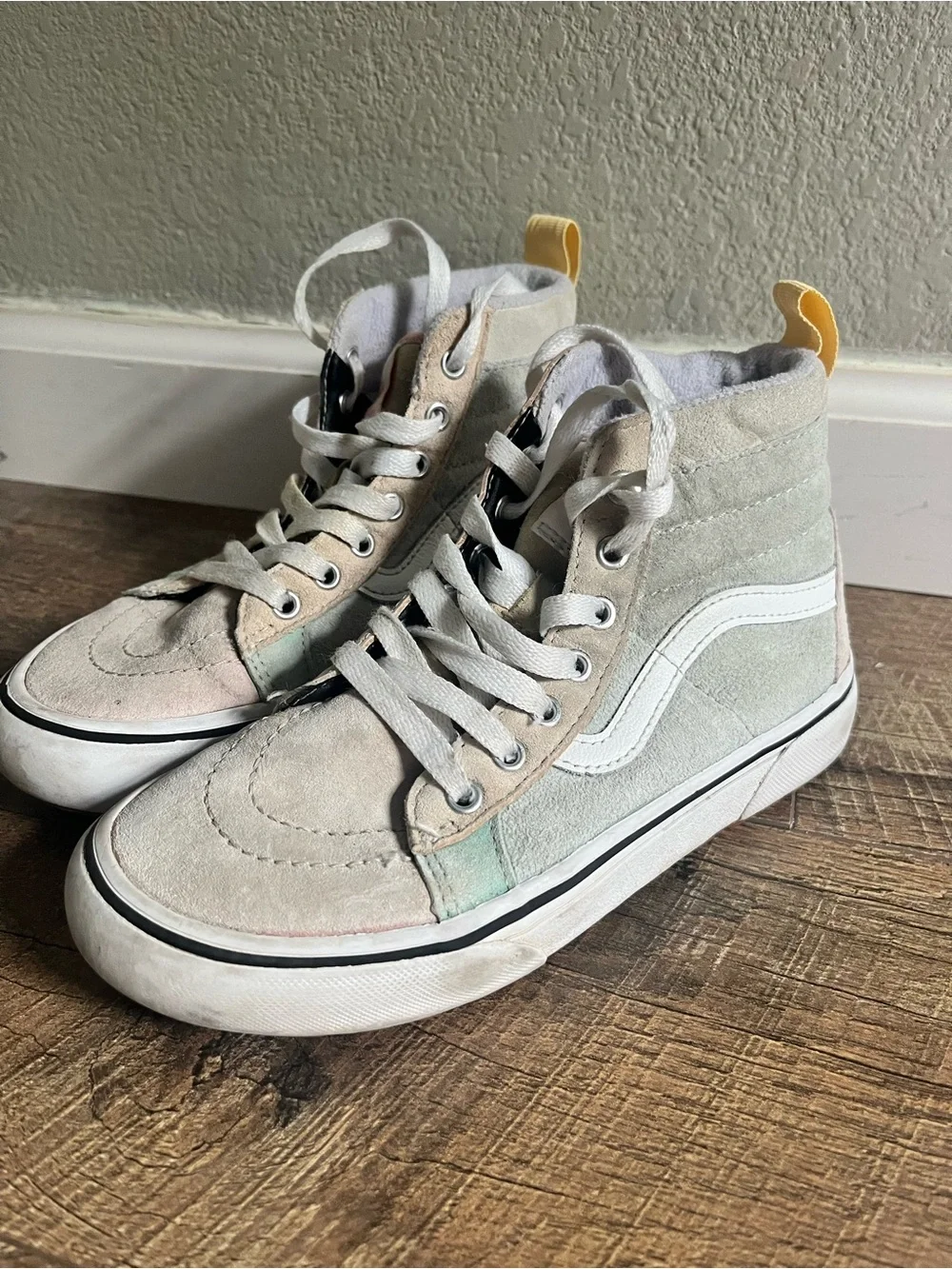 Vans SK8-Hi skateboard shoes in‎ a pastel colorblock  girls size 2.5
